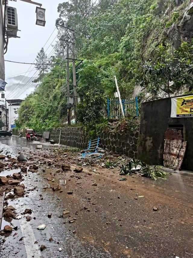 给各支参赛, stron, 进行微调