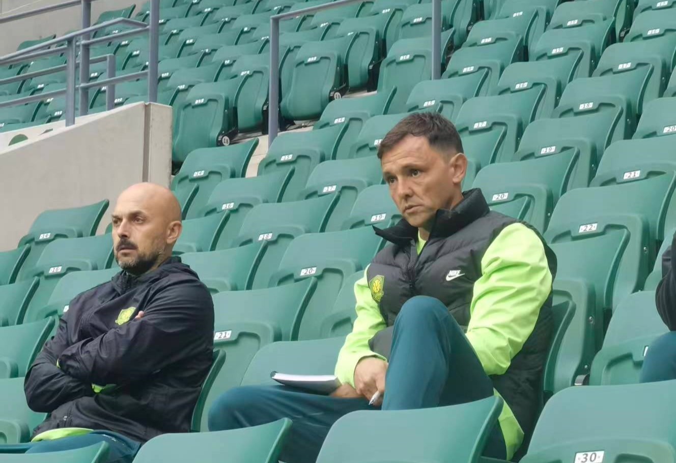 名字, 的细雨中 名字, 的细雨中